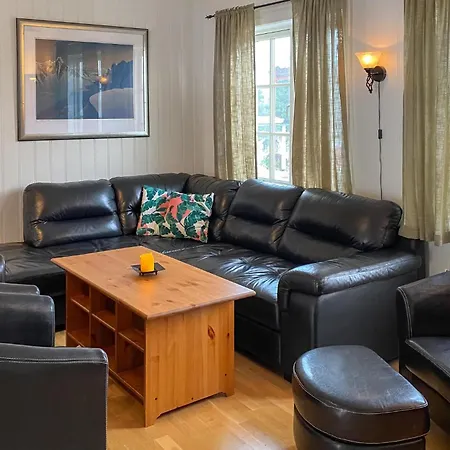 4 Bedroom Lovely In